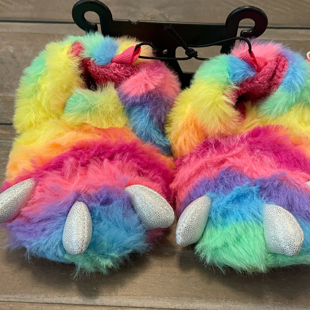 - Wonder Nation Infant Slippers-NWT